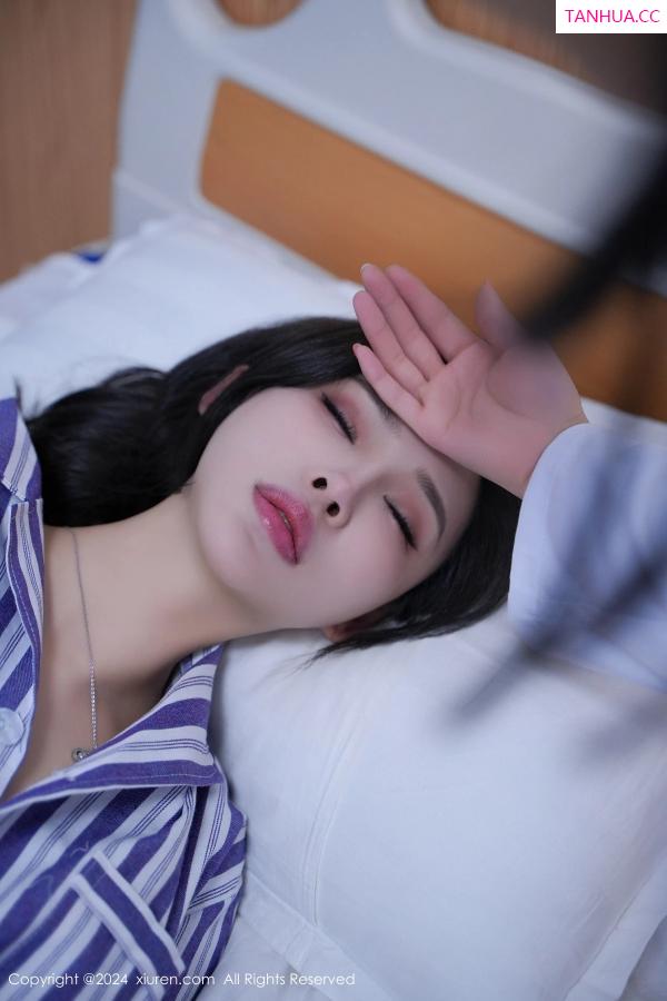 周妍希 奶瓶土肥圆 [XiuRen]高清写真图 2024.04.07 No.8346 Carol周妍希X 性感美臀第25张图片
